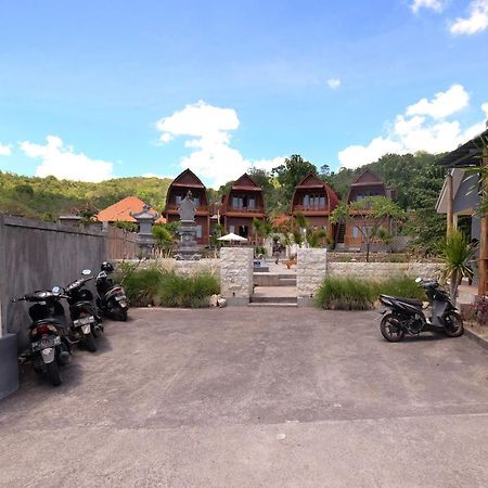 Adara Beach Huts Batununggul Bagian luar foto