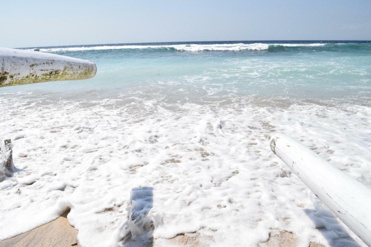 Adara Beach Huts Batununggul Bagian luar foto
